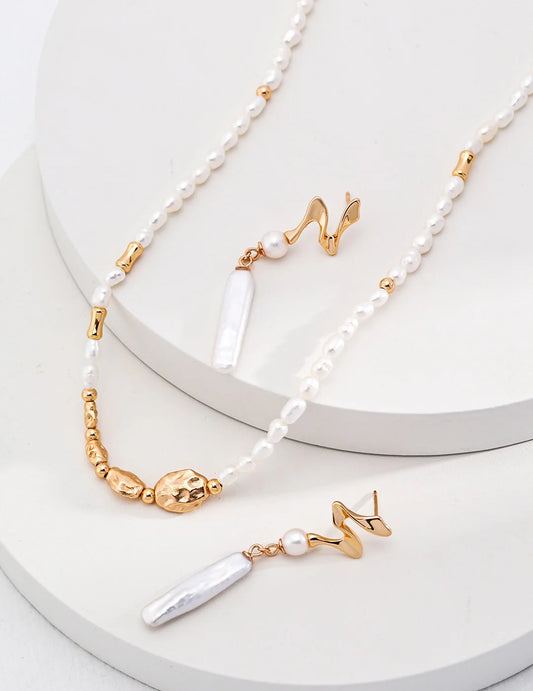 Minimalist Pearl Dangle Earrings | Pearl Jewelry