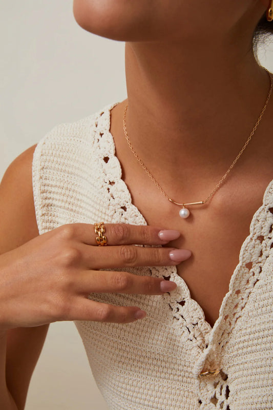 Dew Minimalist Pearl Pendant Necklace
